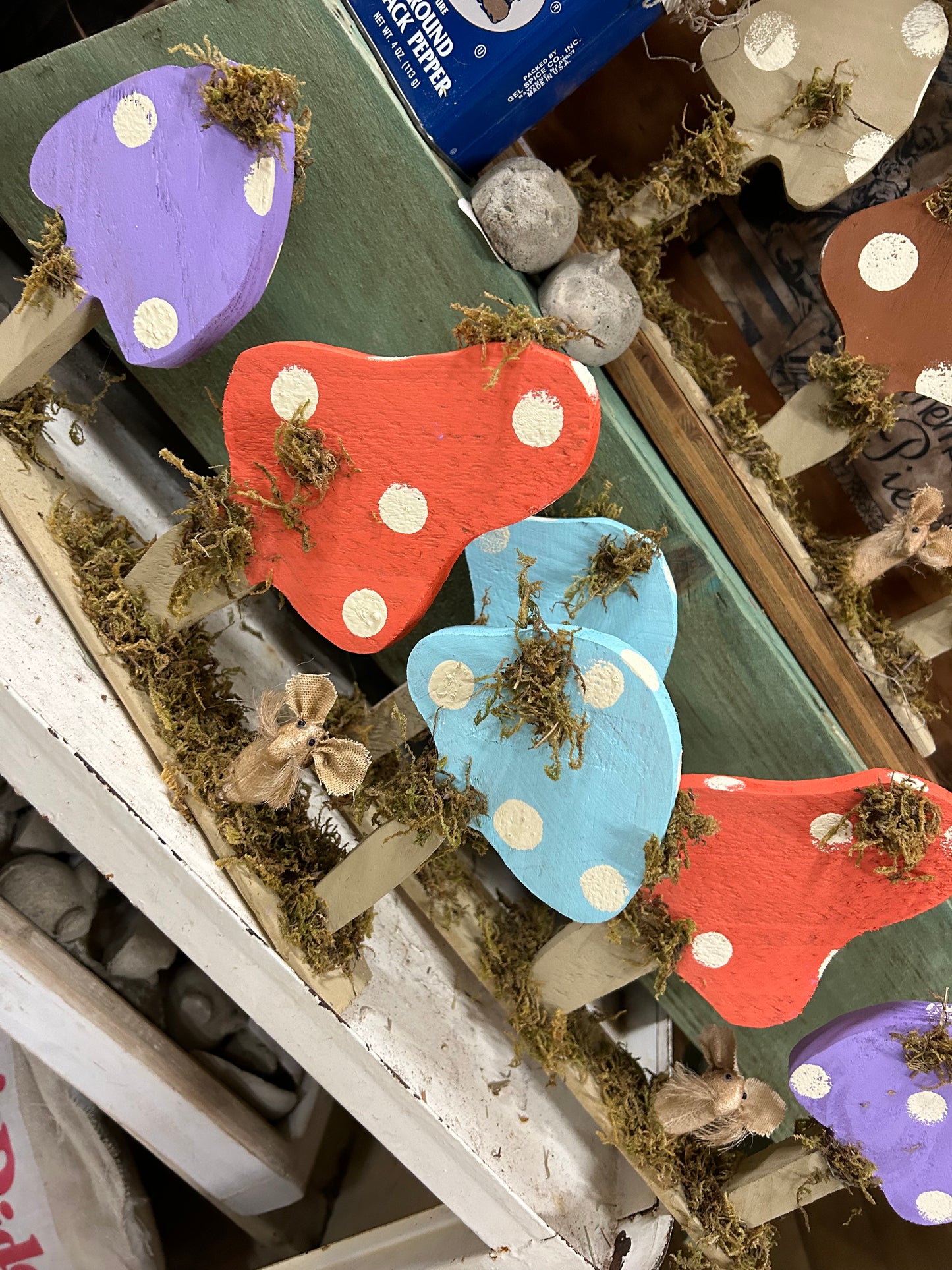 Mushroom with itty bitty mouse gathering