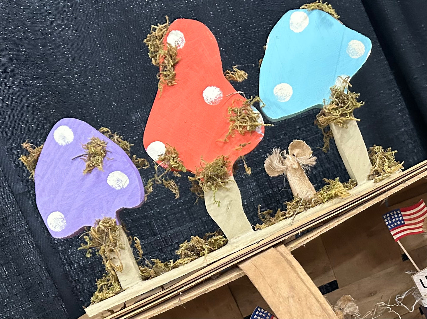 Mushroom with itty bitty mouse gathering