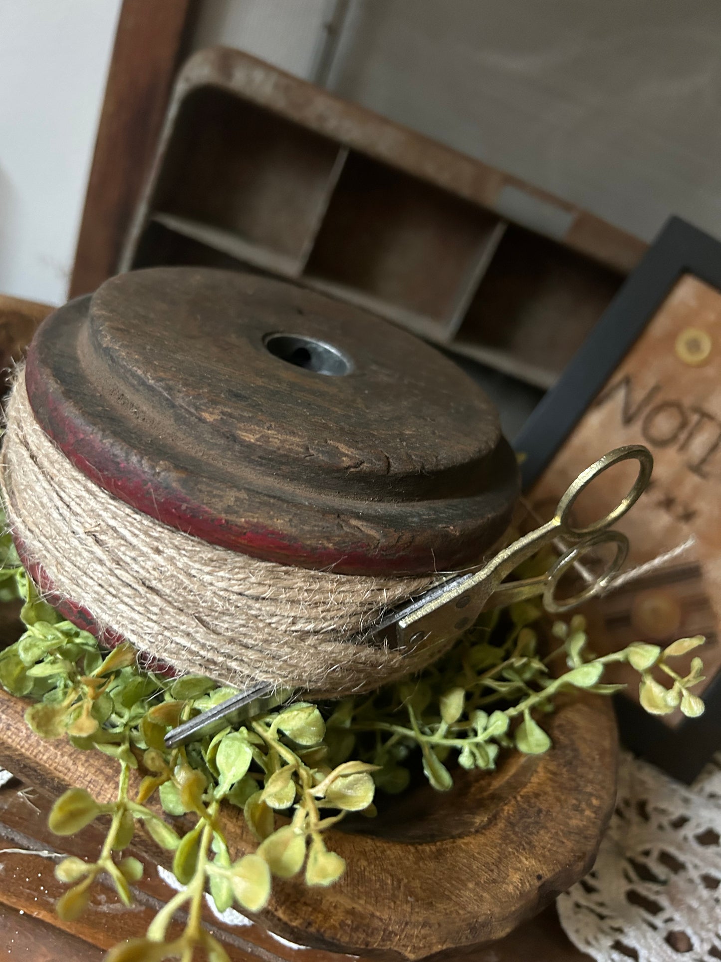 Antique Flat Jute Twine Spool w/Scissors