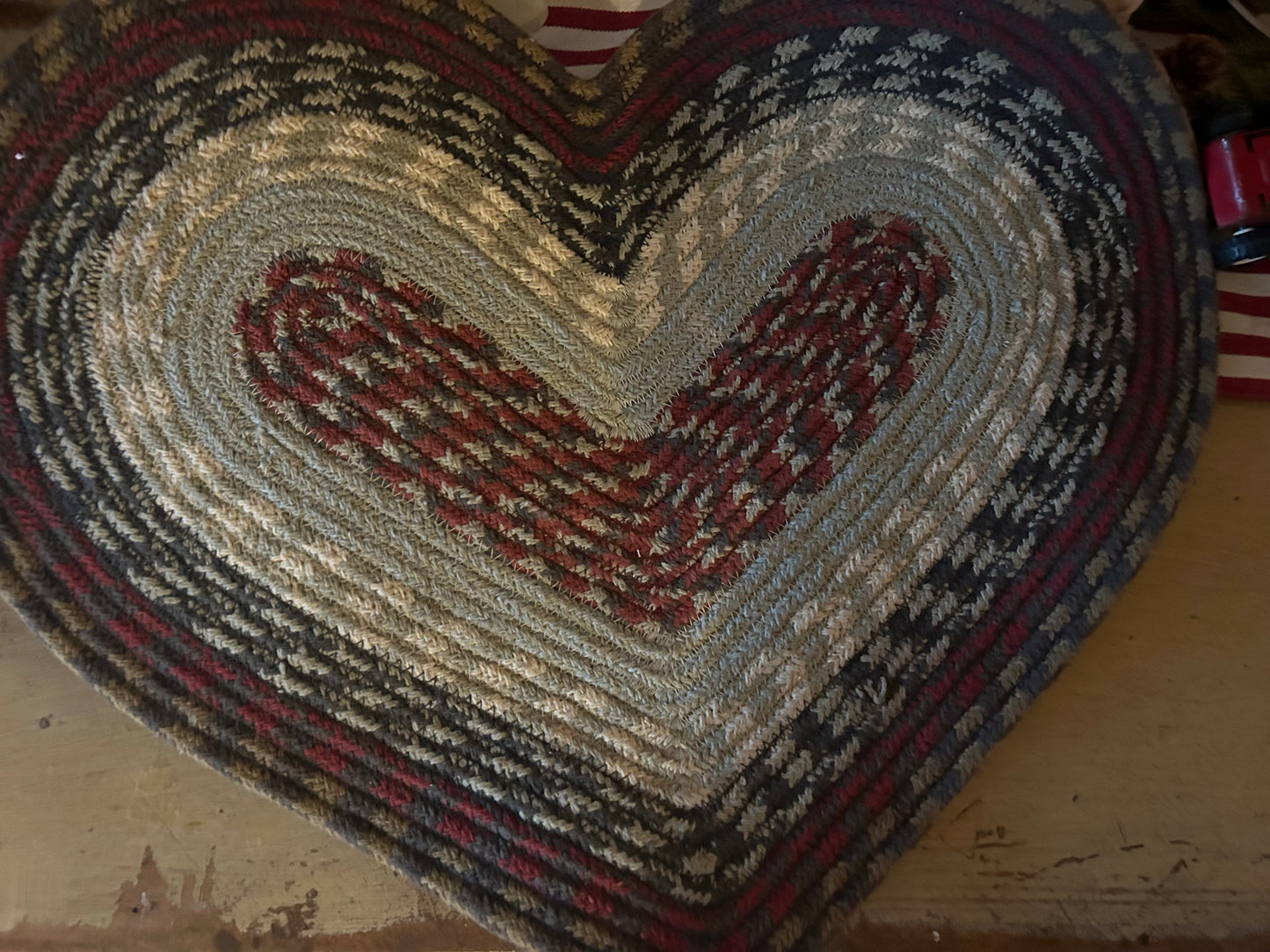 Beautiful Large Heart Braided Rug Mat **sale**